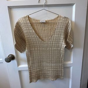 Vintage Vivi Golden Waffle Tee ✨